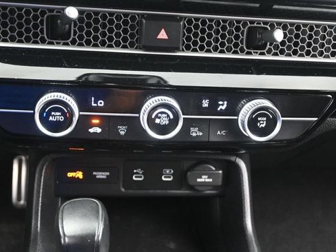 Used 2025 Honda Civic Sport image 16