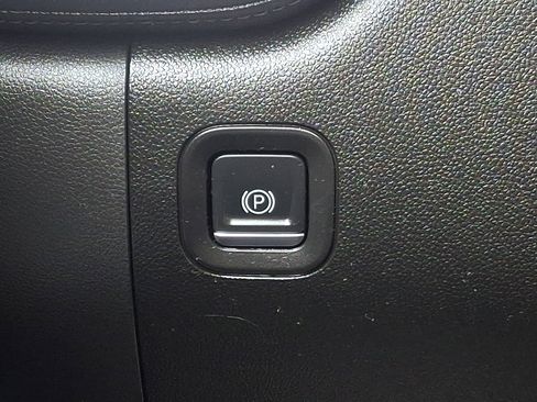 Used 2020 Chevrolet Silverado 1500 LT Trail Boss image 29