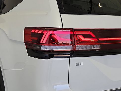 New 2026 Volkswagen Atlas Peak Edition AWD/4WD image 9
