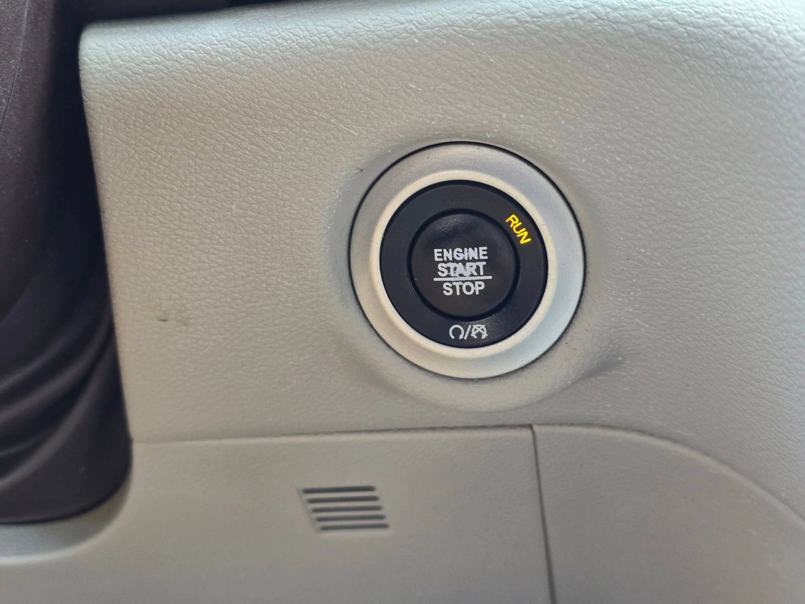 Used 2021 Chrysler Voyager Lxi FWD image 31