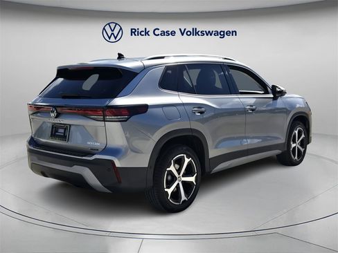 Certified 2025 Volkswagen Tiguan SE w/ Panoramic Sunroof Package image 6