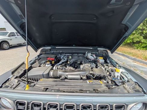 Used 2024 Jeep Wrangler Sport S image 38