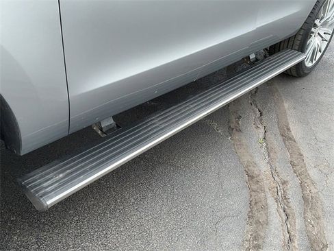 Used 2024 Ford Expedition Limited image 10