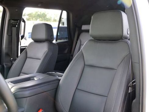 Used 2024 Chevrolet Tahoe Z71 w/ Luxury Package AWD/4WD image 11