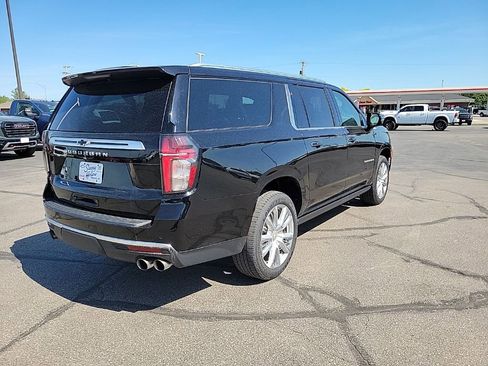 Used 2021 Chevrolet Suburban High Country w/ Premium Package AWD/4WD image 5