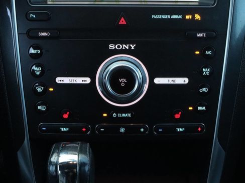 Used 2019 Ford Explorer Sport image 11