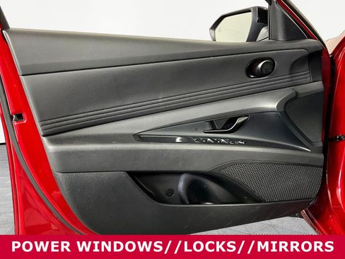 Used 2025 Hyundai Elantra Sport FWD image 18