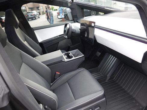 Used 2024 Tesla Cybertruck AWD Crew Cab image 99