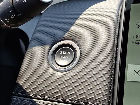 Certified 2025 Land Rover Discovery Sport Dynamic SE image 26