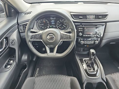 Used 2017 Nissan Rogue SV FWD image 20