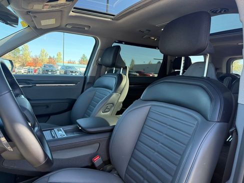 Used 2024 Kia EV9 Land image 9