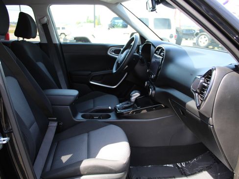 Used 2023 Kia Soul S FWD image 21