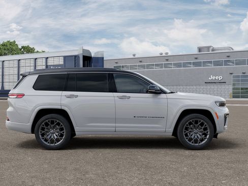New 2026 Jeep Grand Cherokee L Summit w/ Obsidian Package AWD/4WD image 21