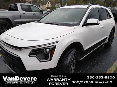 Used 2023 Kia Niro EX Touring