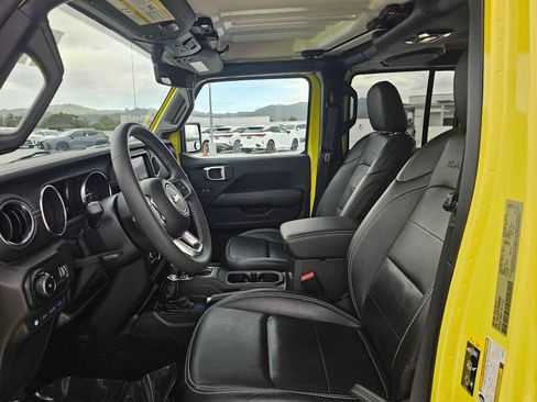 Used 2023 Jeep Wrangler Unlimited Sahara AWD/4WD image 20
