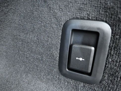 Used 2025 Land Rover Range Rover Sport SV Edition Two image 20