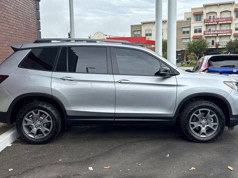 Used 2025 Honda Passport TrailSport image 3