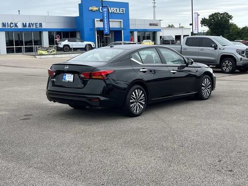 Used 2025 Nissan Altima 2.5 SV FWD image 4