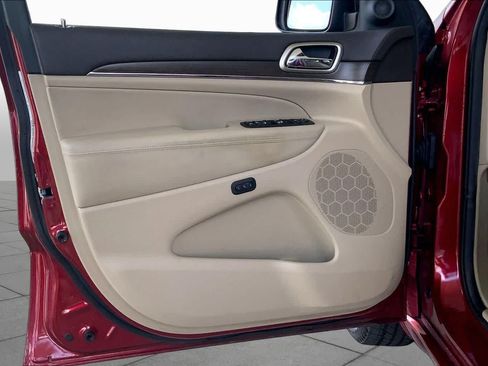 Used 2014 Jeep Grand Cherokee Overland RWD image 21