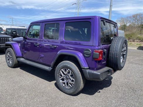 New 2026 Jeep Wrangler Unlimited Sahara AWD/4WD image 3