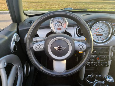 Used 2007 MINI Cooper Convertible image 8