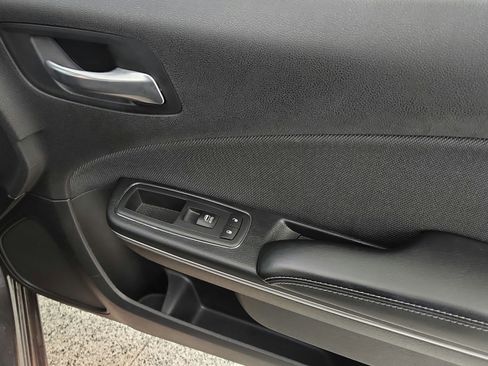 Used 2015 Dodge Charger SE RWD image 31