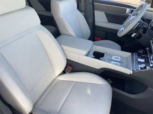 New 2026 Hyundai Santa Fe SE image 10