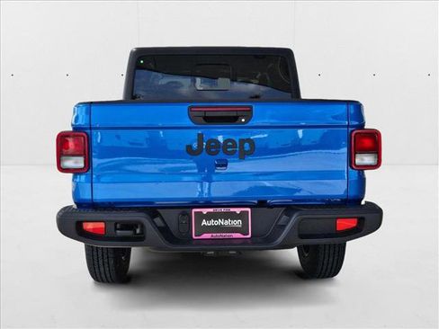 New 2025 Jeep Gladiator Sport image 8