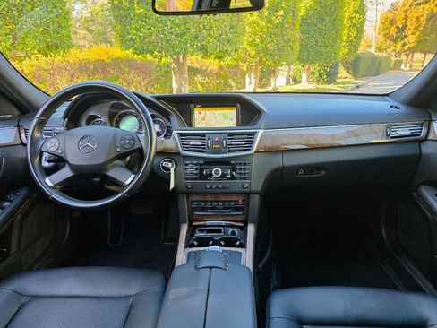 Used 2011 Mercedes-Benz E 350 4MATIC Sedan image 15