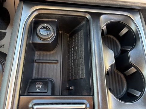 Used 2025 Ford Expedition Active image 29