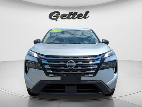 Used 2024 Nissan Rogue S AWD/4WD image 3