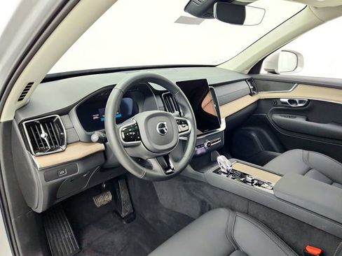 Certified 2025 Volvo XC90 B6 Plus image 20