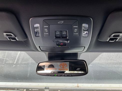 New 2026 Toyota Sienna XSE image 17