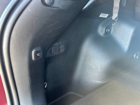 Used 2019 Jeep Cherokee Limited FWD image 43
