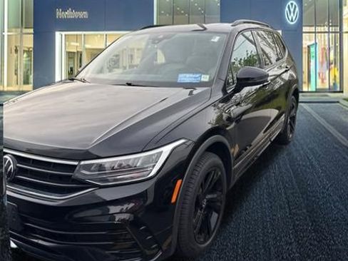 Used 2023 Volkswagen Tiguan SE R-Line FWD image 5
