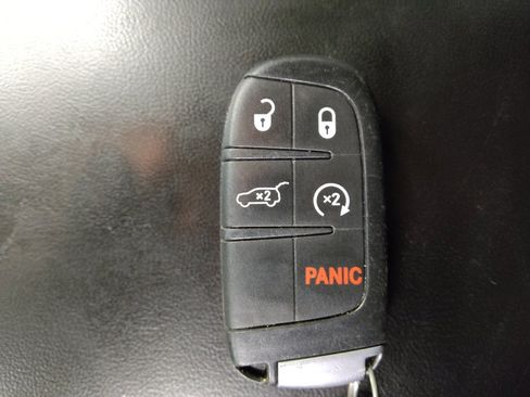 Used 2021 Jeep Grand Cherokee Laredo X RWD image 32