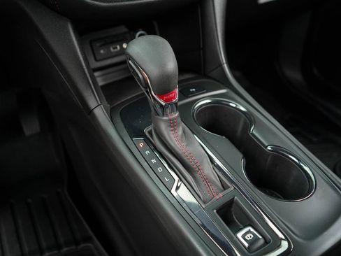 Used 2022 Chevrolet Equinox RS w/ RS Leather Package FWD image 35