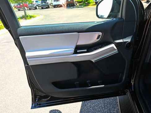 Certified 2025 Ford Expedition Active AWD/4WD image 21