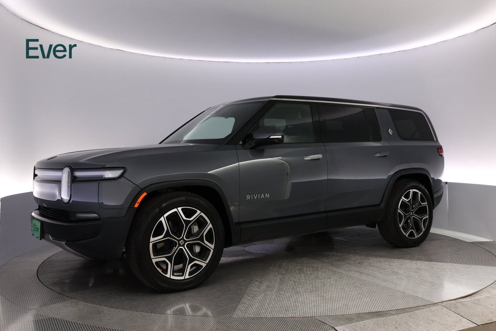 Used 2025 Rivian R1S Adventure Dual AWD/4WD image 18
