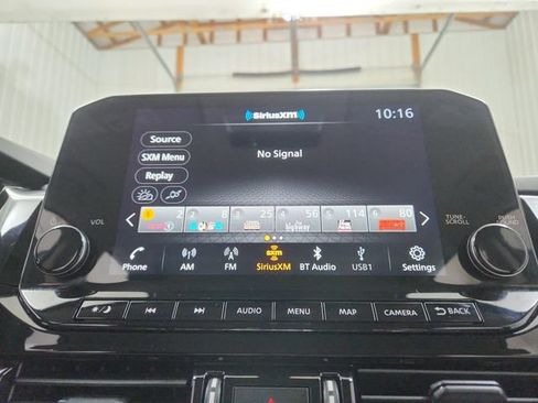 Used 2025 Nissan Pathfinder SL AWD/4WD image 29