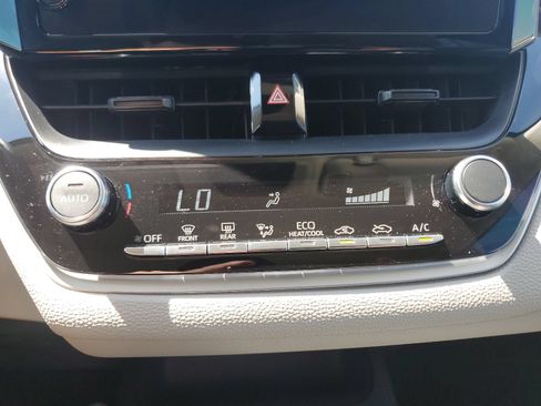 Used 2024 Toyota Corolla LE FWD image 23