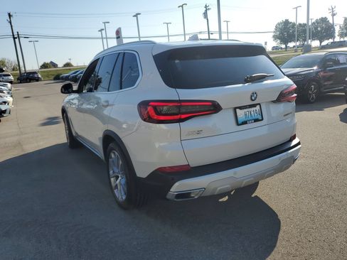 Used 2021 BMW X5 xDrive40i w/ Premium Package AWD/4WD image 3