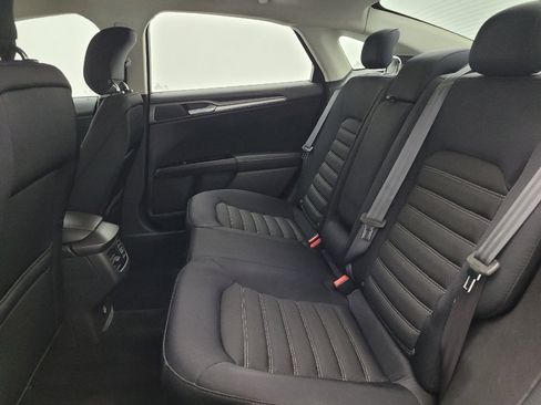 Used 2014 Ford Fusion SE FWD image 18