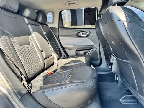 Used 2022 Jeep Compass Latitude AWD/4WD image 14