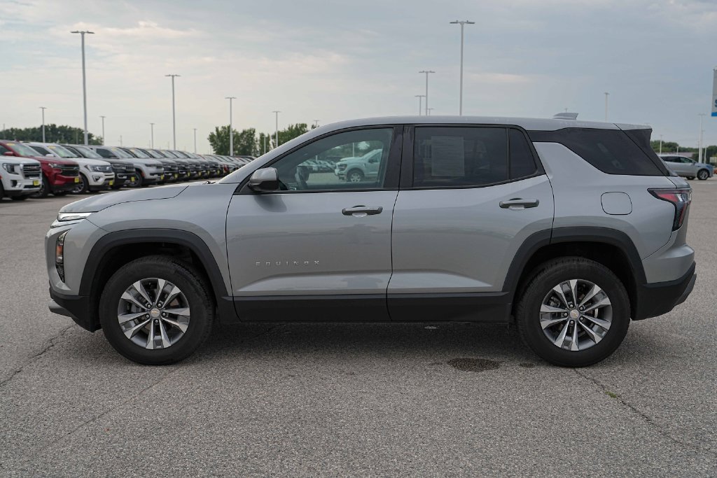 Used 2026 Chevrolet Equinox LT AWD/4WD image 11