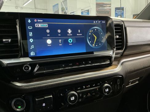 Used 2025 Chevrolet Silverado 2500 LT w/ Convenience Package image 39