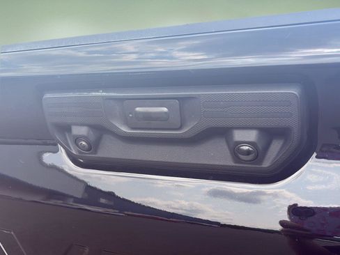 Used 2024 Chevrolet Silverado 2500 LT w/ Midnight Edition AWD/4WD image 11