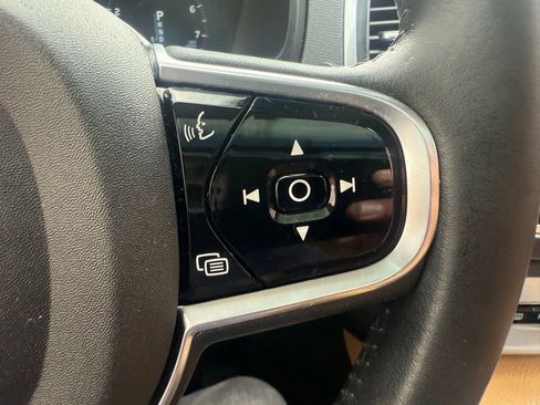 Used 2016 Volvo XC90 T6 Momentum image 14