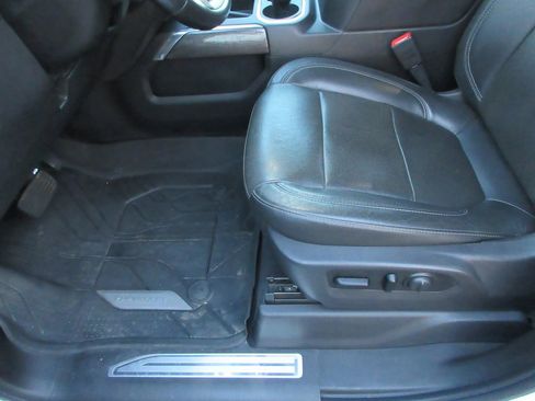 Used 2019 Chevrolet Silverado 1500 LTZ image 22