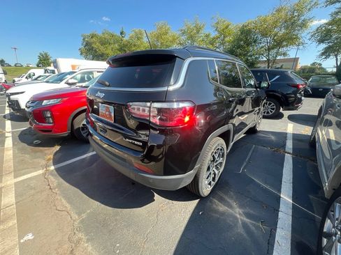 Used 2025 Jeep Compass Limited AWD/4WD image 6